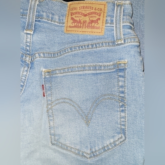 LEVI'S wedgie skinny light wash distressed knees jeans - Picture 8 of 12